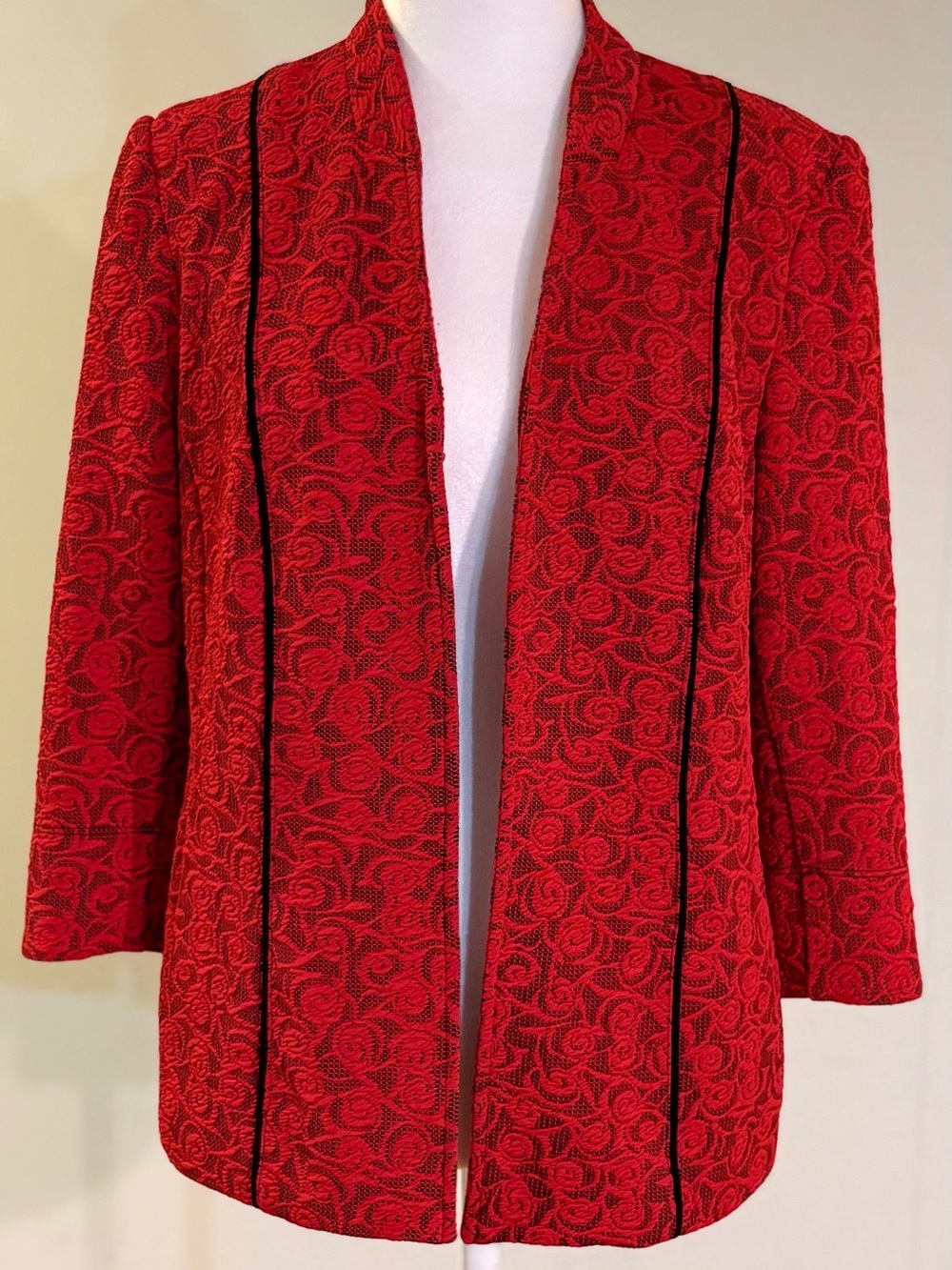 Allison Daley Blazer Jacket 3/4 sleeves Red and Black Textured Rose Pattern